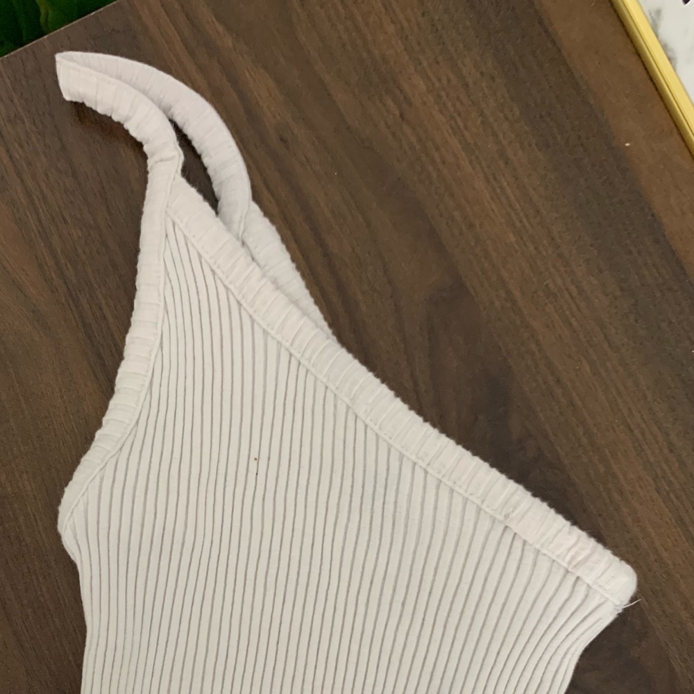 ZARA Ribbed One Shoulder Tank Top - Picture 2 of 4